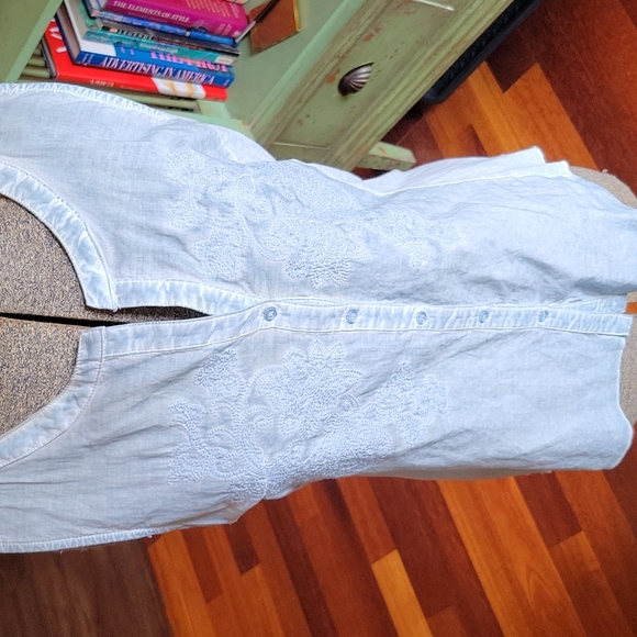 rxb Sleevess Lt Blue Floral Buttin Down Top M - Picture 2 of 9